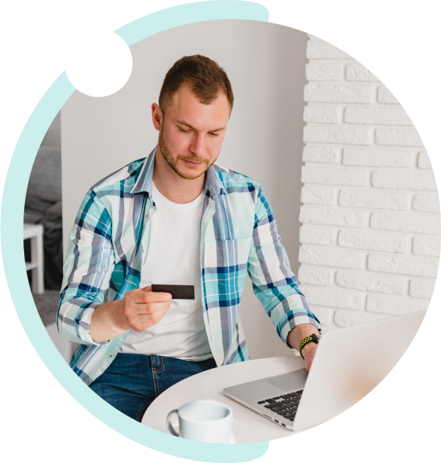 Homme d'affaires souriant